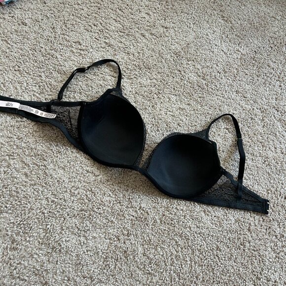 Victoria's Secret Incredible by Victoria Plunge Black Lace Bra 34DD - Picture 2 of 10